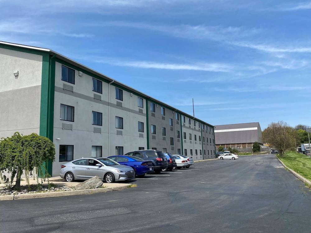 Motel 6 Lancaster Fertility Bagian luar foto